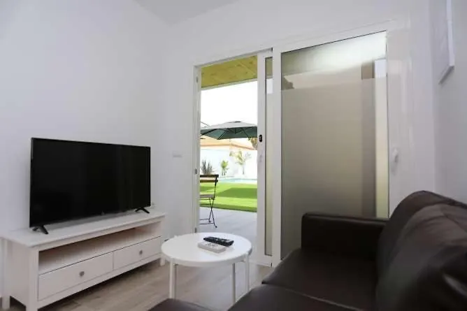 Apartamentos La Mar Sala Piscina Compartida Conil De La Frontera 0*,  España
